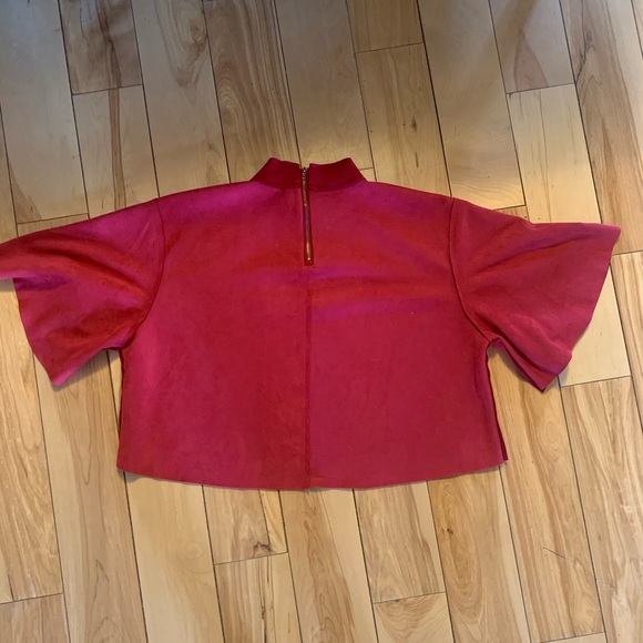 Cropped bell sleeved blouse - Picture 2 of 3